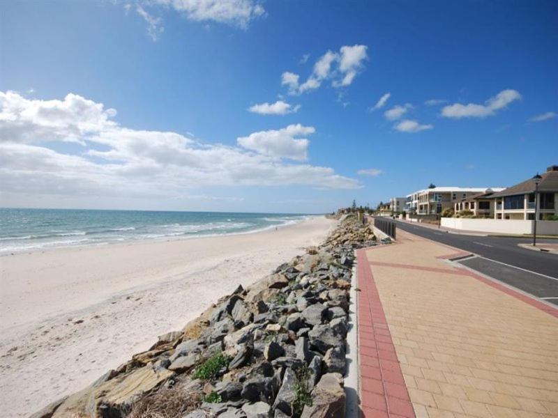 Irene's Seaside Villa Somerton Park