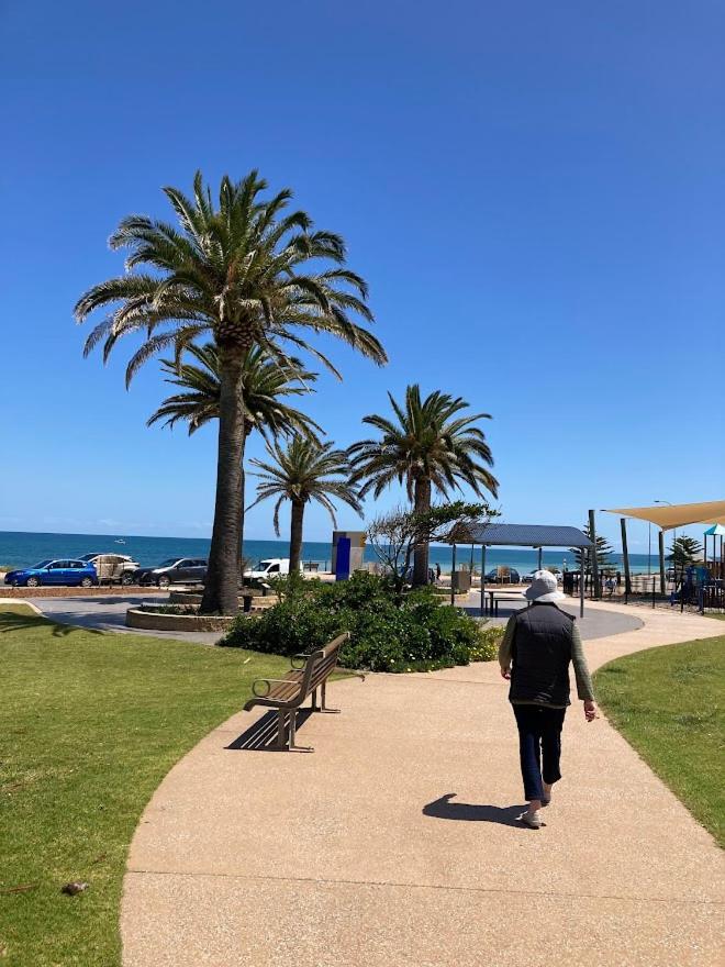 Irene's Seaside Somerton Park